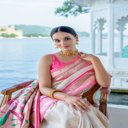 Kanjivaram Silk Saree with Paithani Pallu & Contrast Blouse